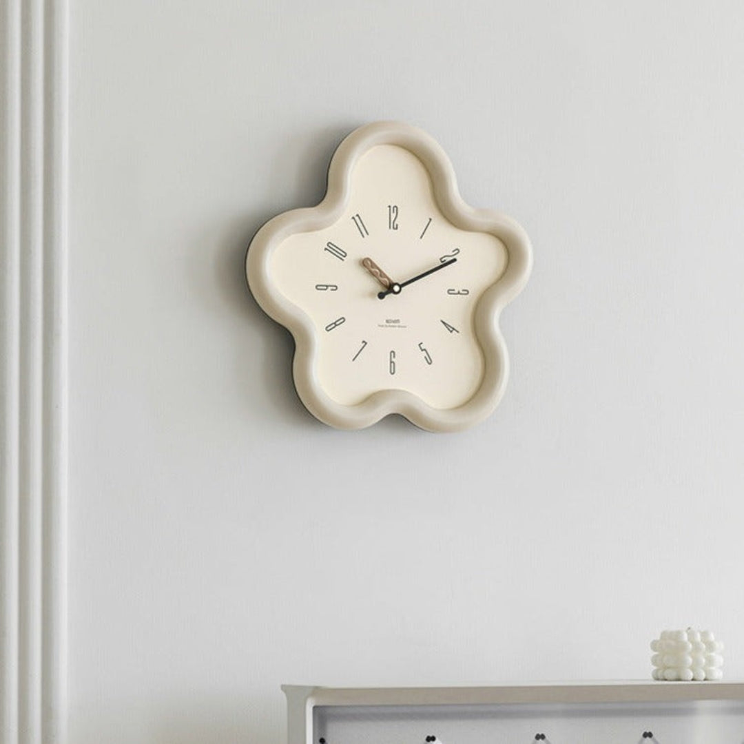 Decorative 3D Floral Pendulum Wall Clock for Quiet Spaces