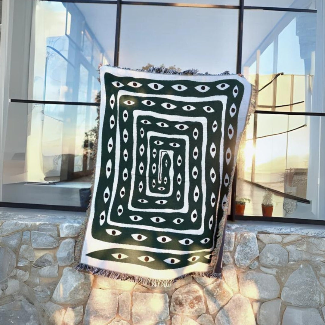 Graphic Snake Labyrinth Throw Blanket with Reversible Style