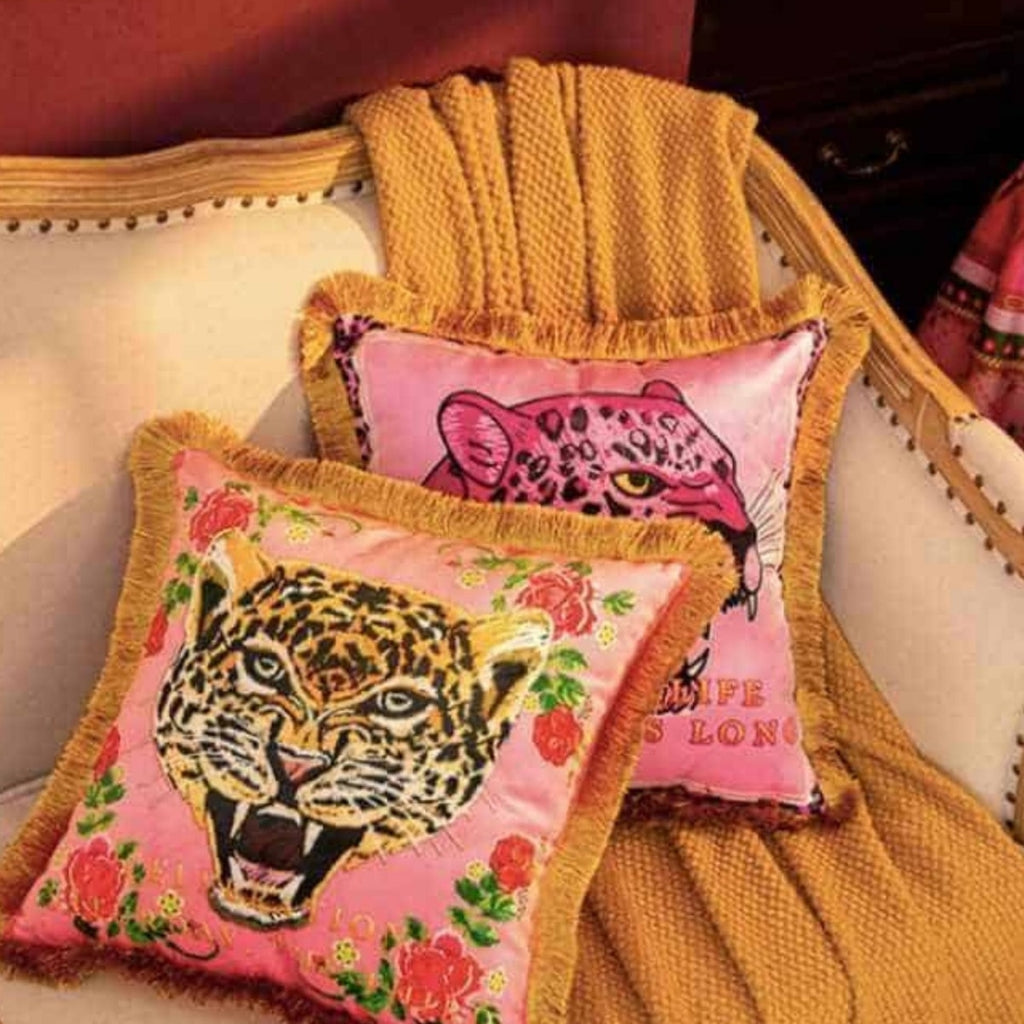 Luxury Style Cushion with Bold Royal Panther Artwork