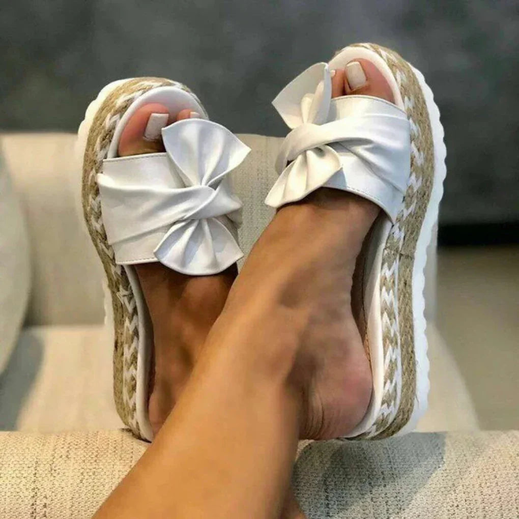 Women’s Bow Platform Slide Sandals for Casual Summer Wear White