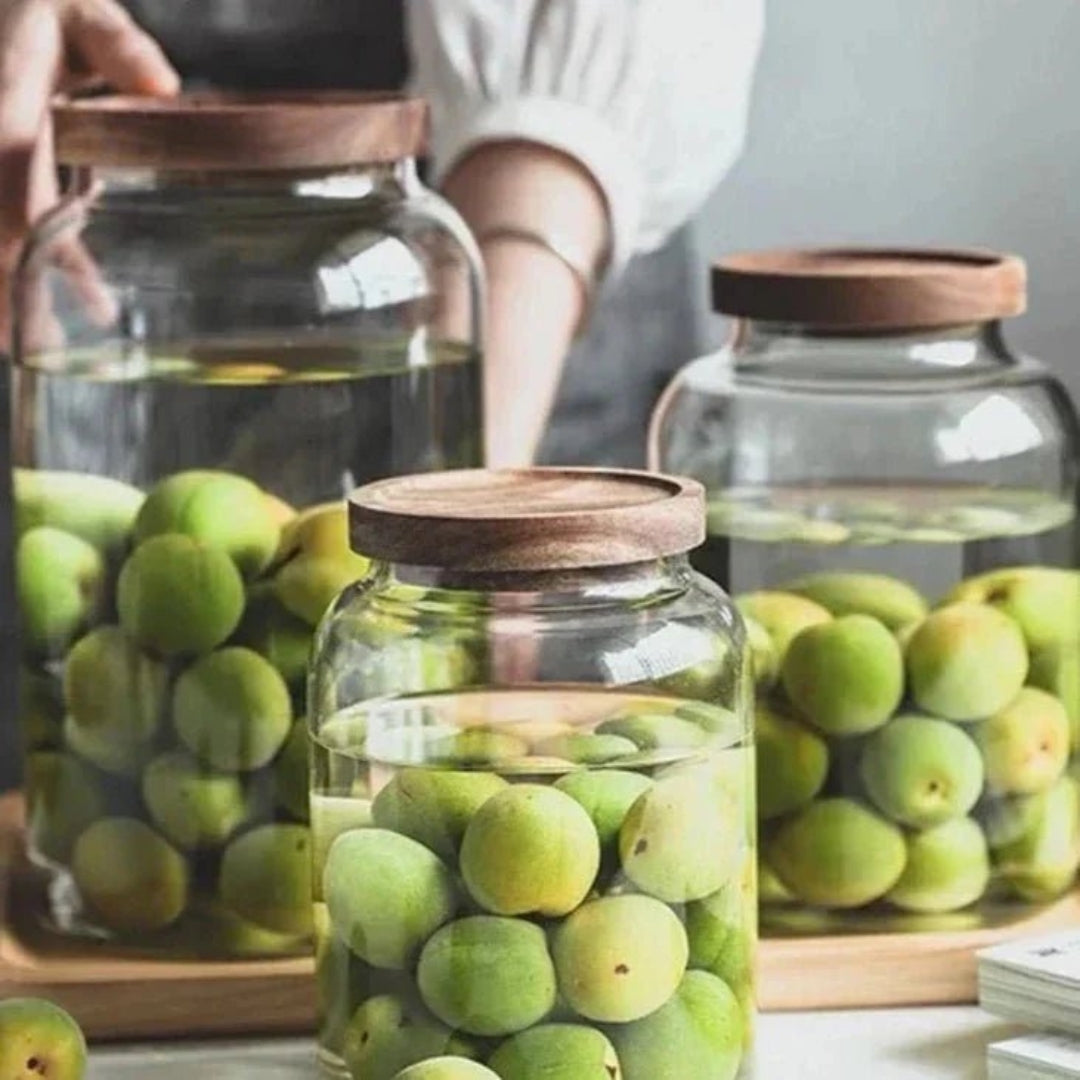 Durable Heat Resistant Glass Container With Secure Lid