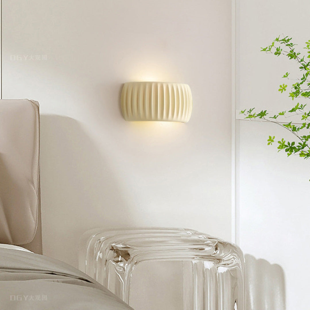 Minimalist Resin Wall Lamp | Clean Contemporary Wall Decor Off-White D24*H13cm
