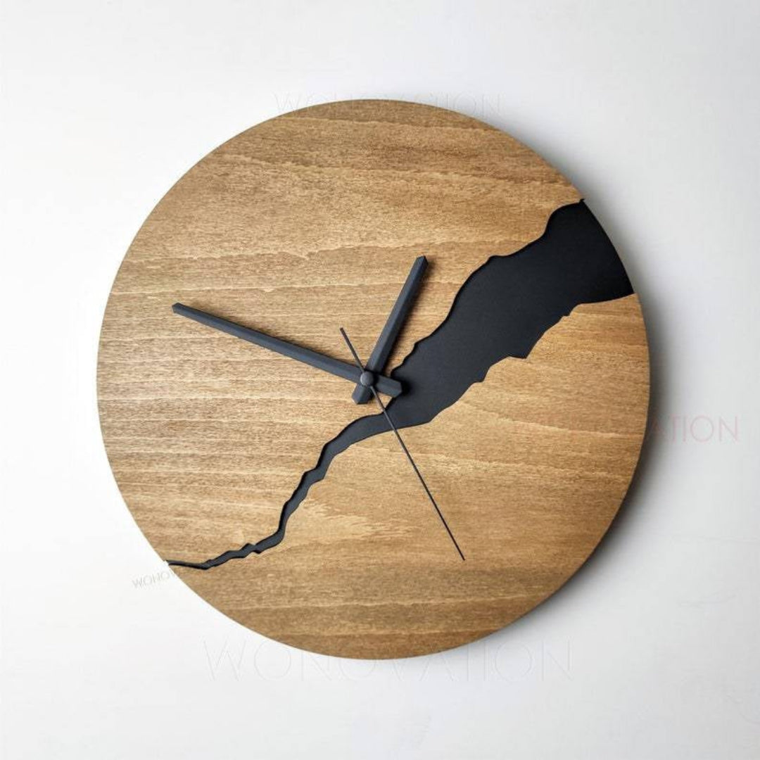 Distressed Wall Clock Featuring Cracked Finish Home Accent Room 30X30 Cm