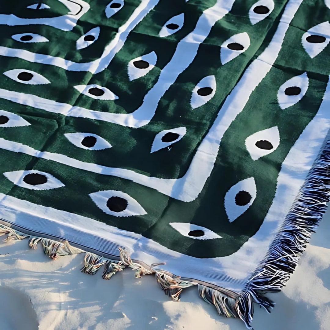 Graphic Snake Labyrinth Throw Blanket with Reversible Style