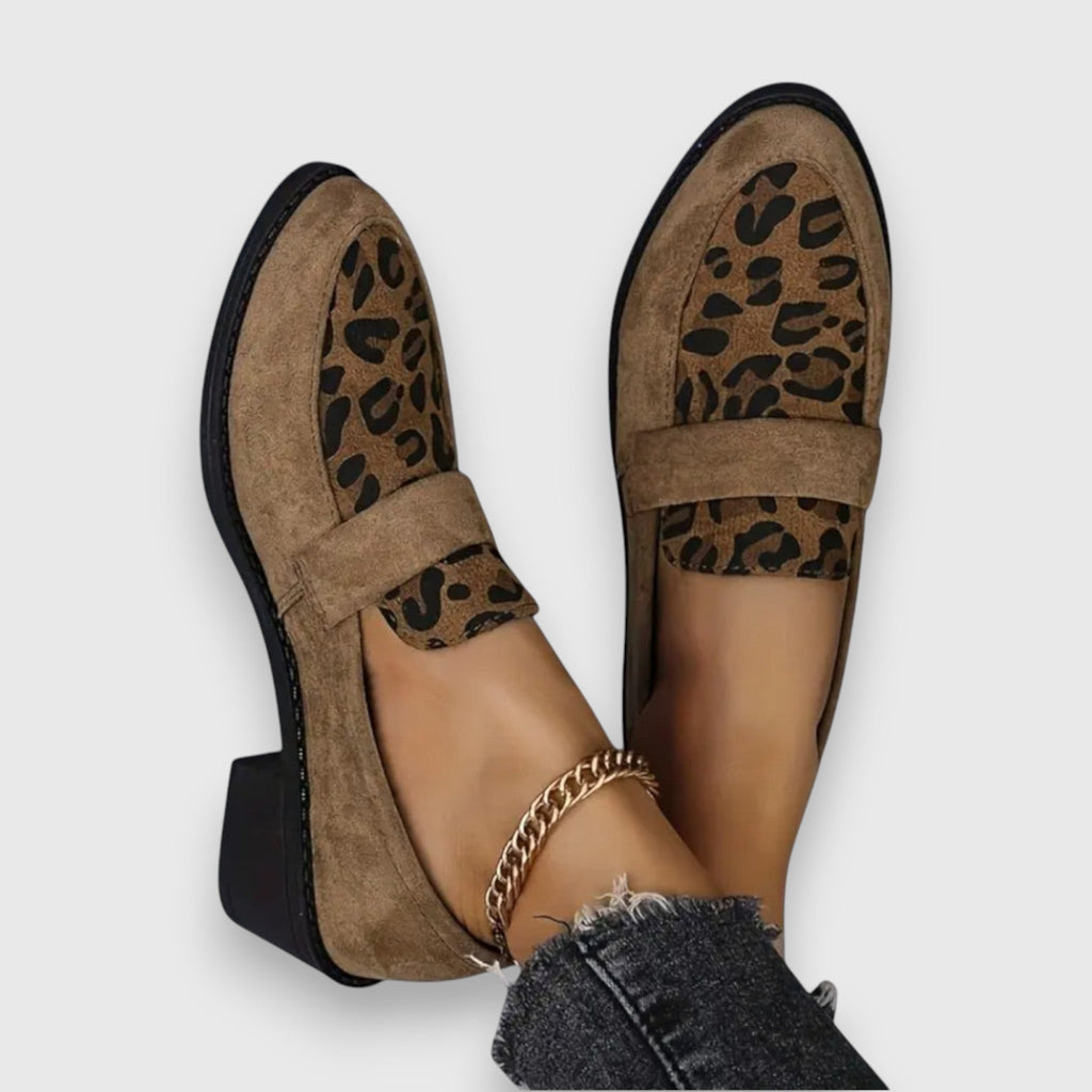 Women’s Chic Leopard Pattern Loafers for Everyday Style