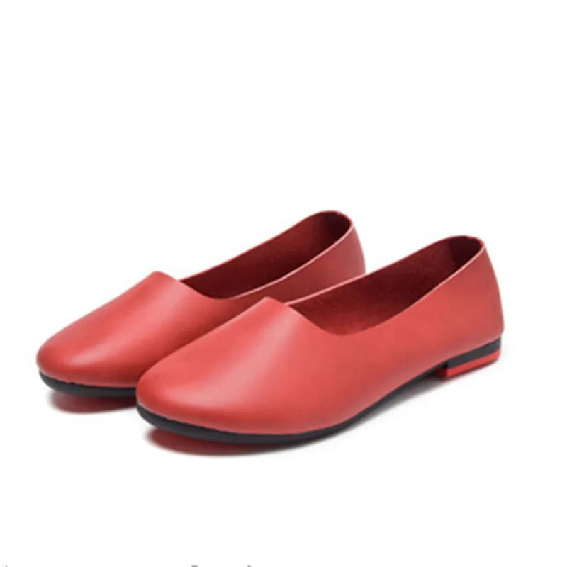 Women’s Classic Ballerinas with Timeless Elegance Red