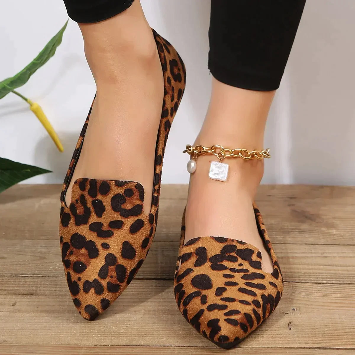 Women’s Elegant Leopard Pointy Toe Loafers