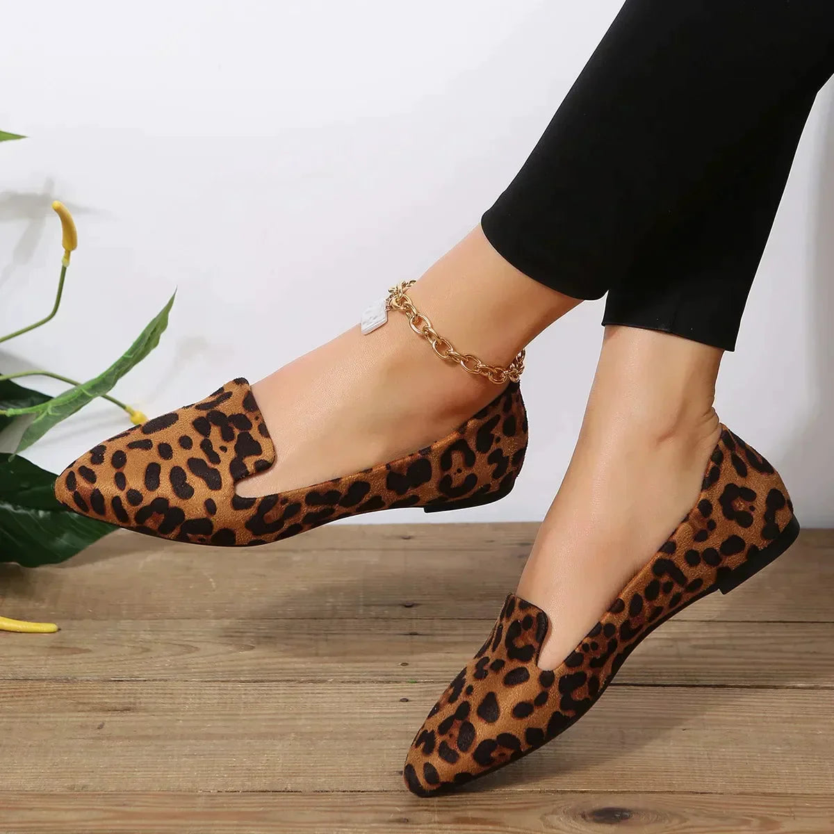 Women’s Elegant Leopard Pointy Toe Loafers