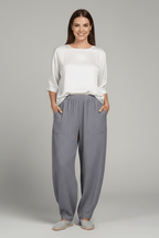 Women’s Relaxed Trousers with Elastic Waist and Side Pockets
