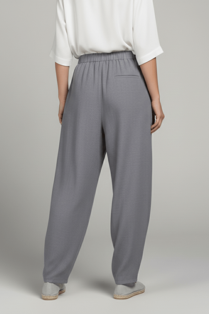 Women’s Relaxed Trousers with Elastic Waist and Side Pockets