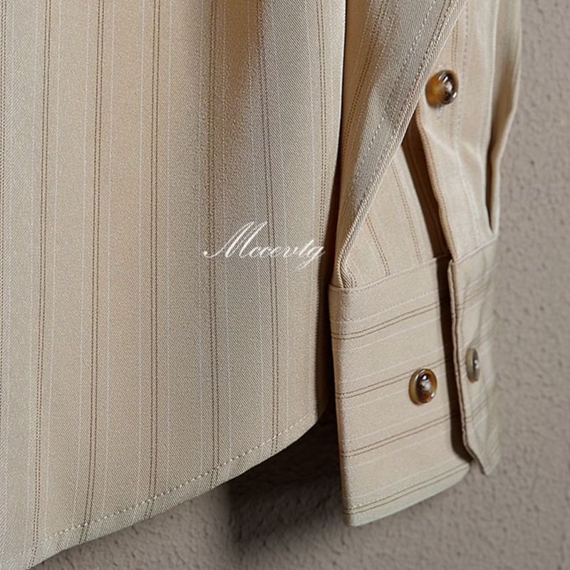 Men’s Vertical Stripe Button-Up Long Saleeve Dress Shirt