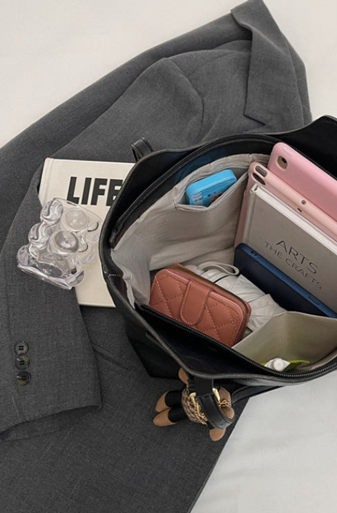 Lume | Chic Tote Bag | With Playful Bag Charm