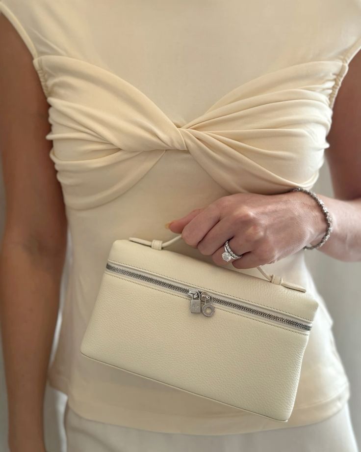 Eris | Elegant Vanity Crossbody Bag