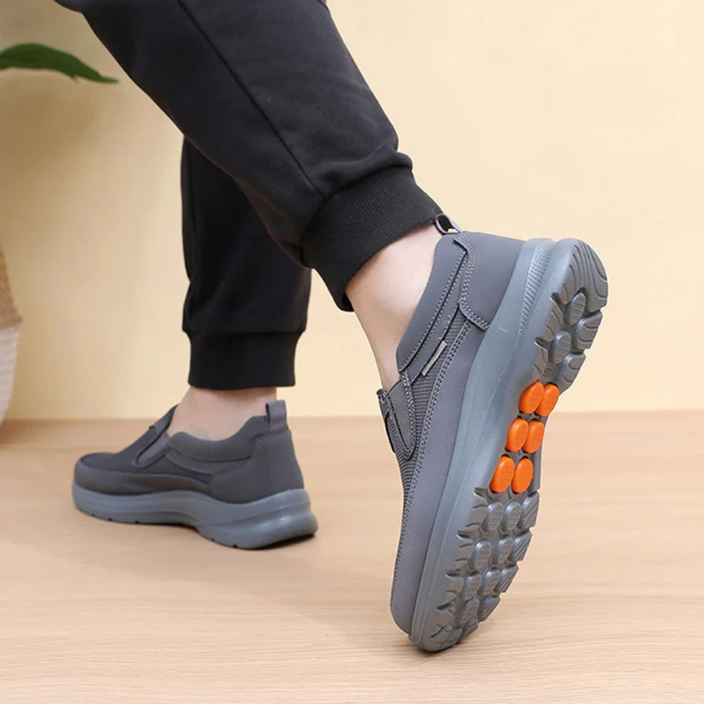 Men’s Casual Comfort Wide-Fit Sneakers