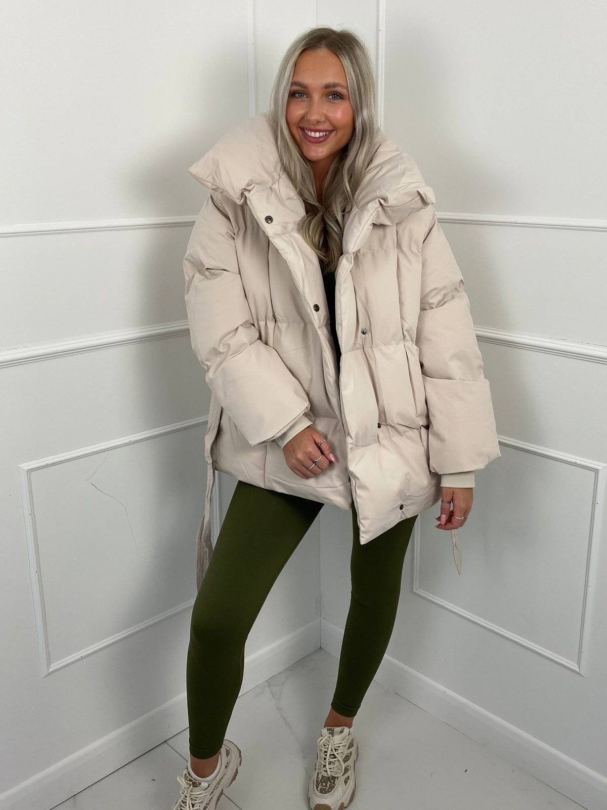 Women’s Stylish Cropped Puffer Jacket