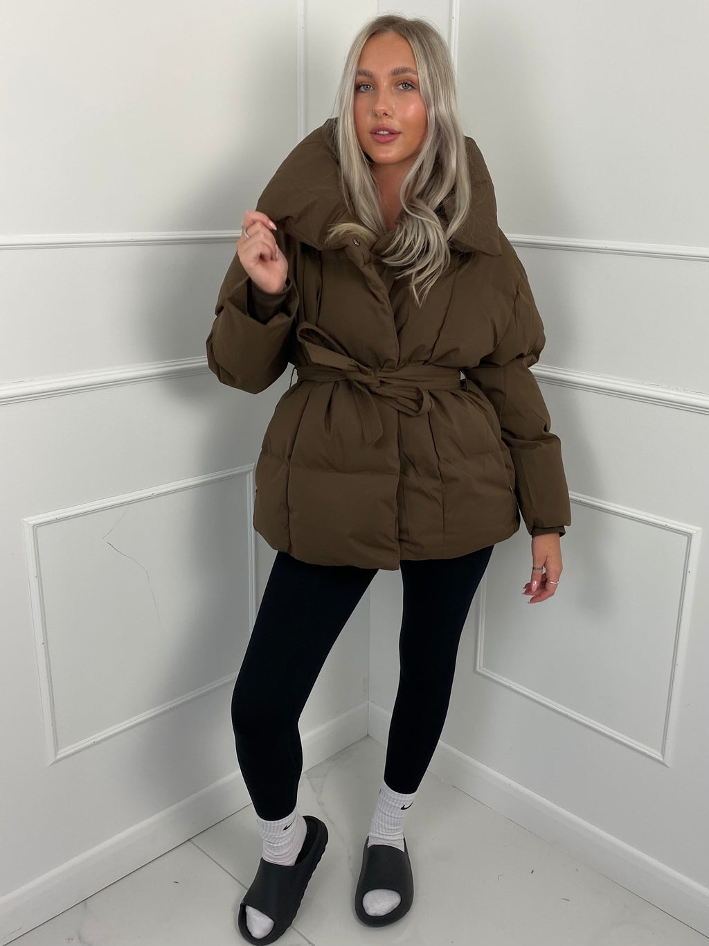Women’s Stylish Cropped Puffer Jacket