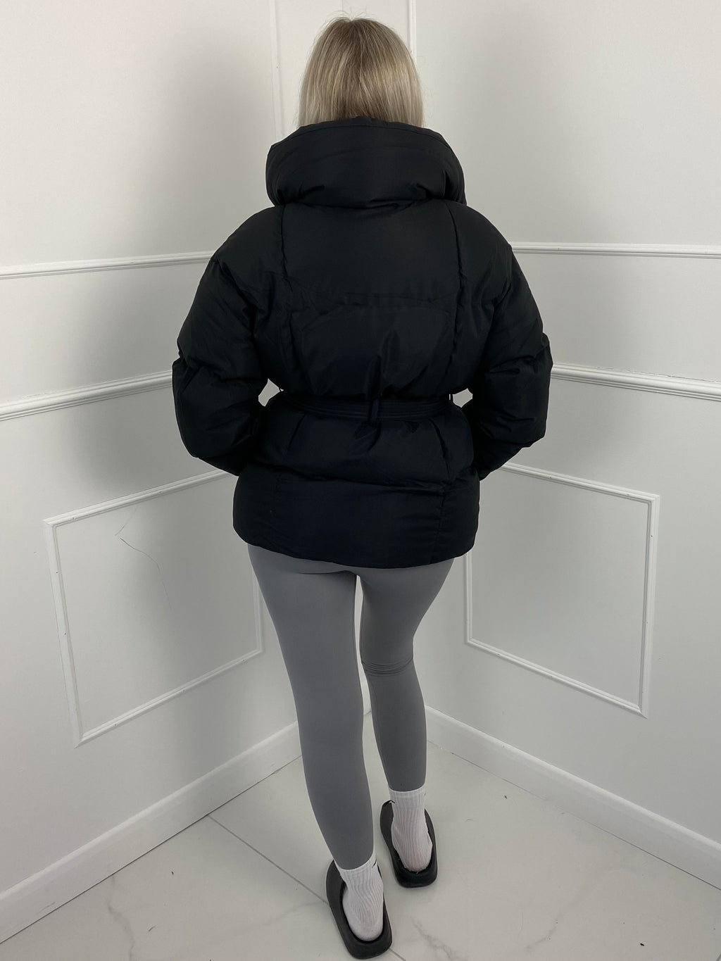 Women’s Stylish Cropped Puffer Jacket